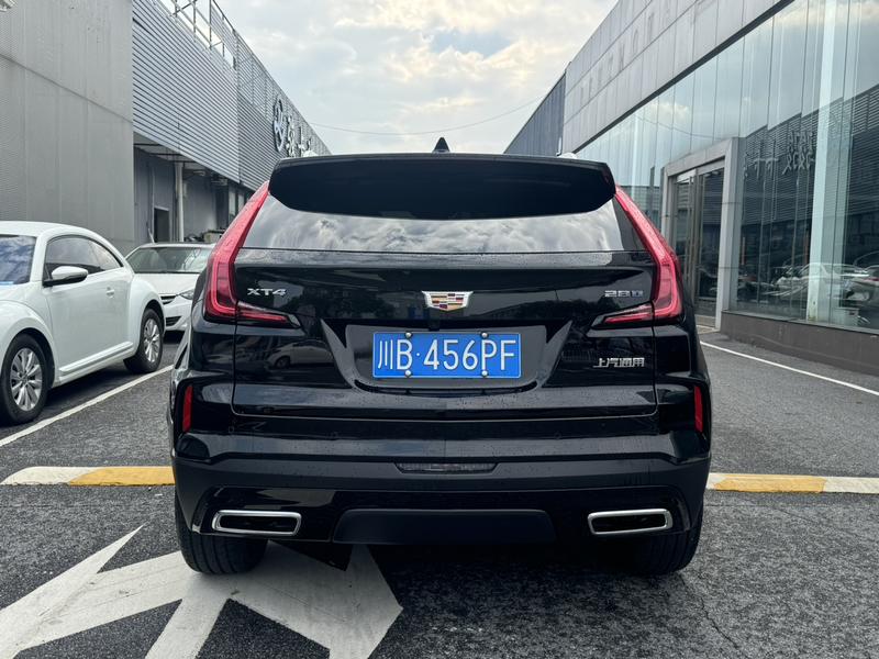 Cadillac XT4, 2023 — фото 5 из 10