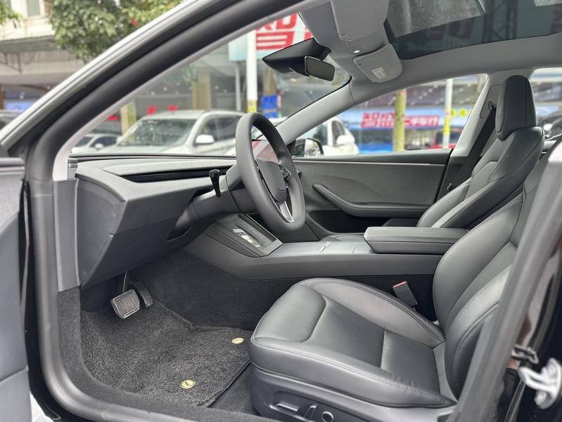 Tesla Model 3, 2025 — фото 8 из 10