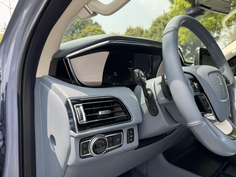 Lincoln Navigator, 2022 — фото 9 из 12