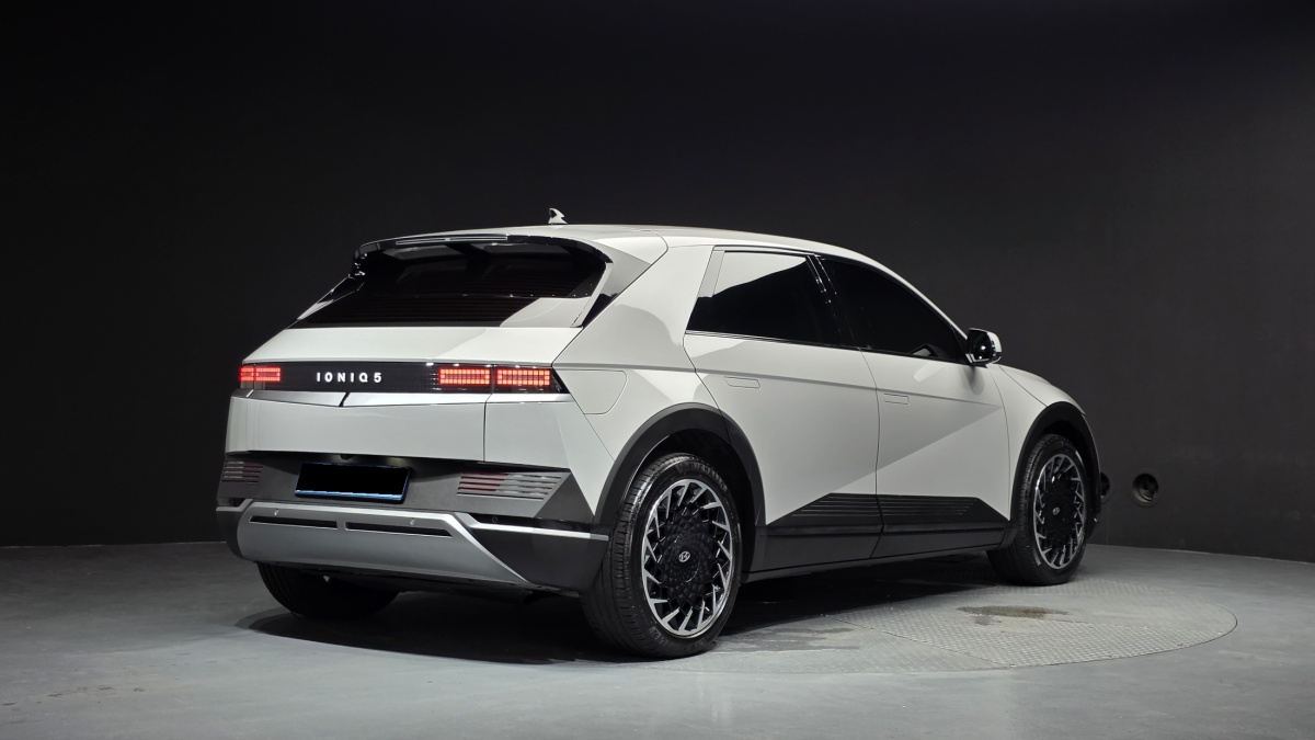 Hyundai Ioniq 5, 2023 — фото 2 из 12