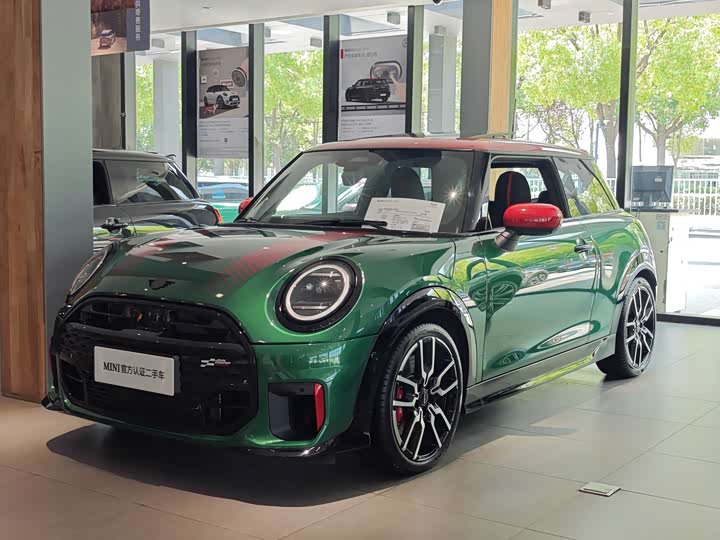 Mini Mini JCW, 2024 — купить в Москве под ключ