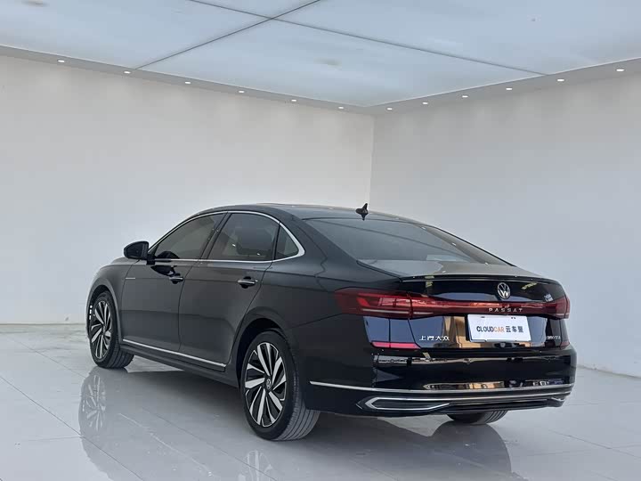 Volkswagen Passat, 2023 — фото 5 из 9