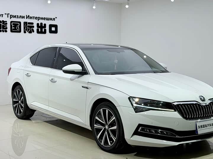 Skoda Superb, 2023 — фото 3 из 9
