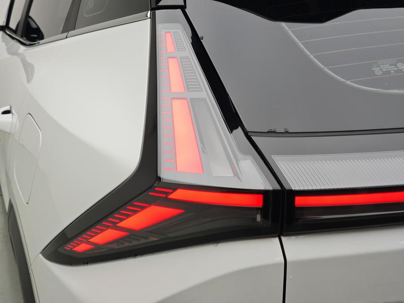 Geely Atlas, 2023 — фото 10 из 12