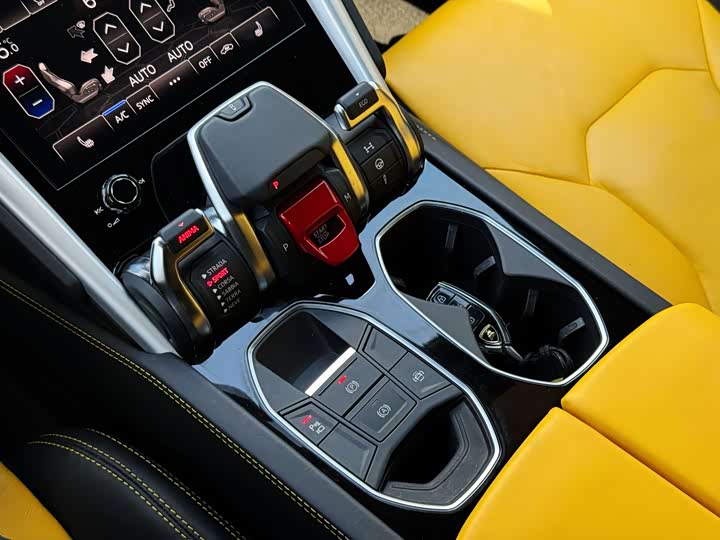 Lamborghini Urus, 2023 — фото 2 из 9