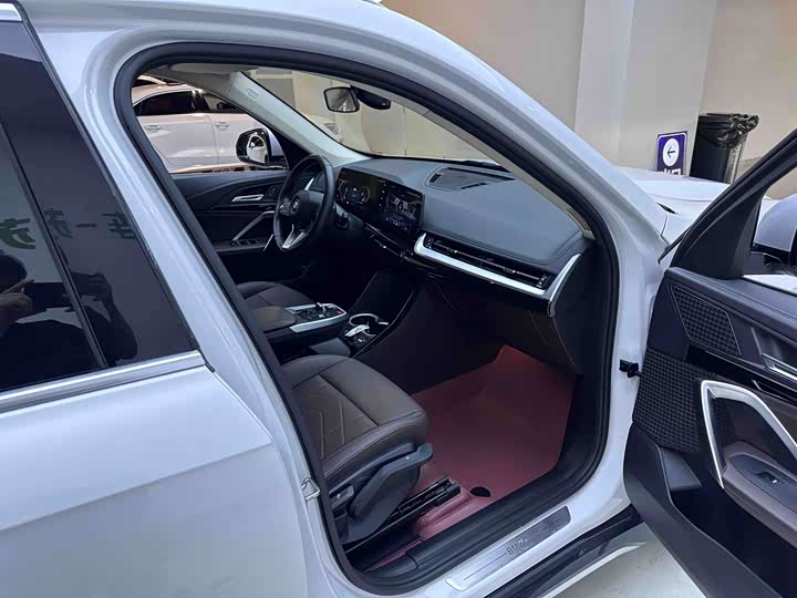 BMW X1, 2023 — фото 9 из 9