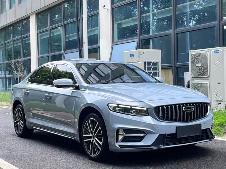 Geely Preface, 2022 — фото 3 из 9