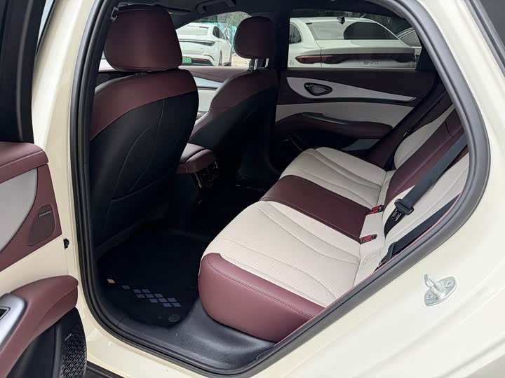 BYD Seal 07 DM-i Hybrid, 2025 — фото 4 из 9