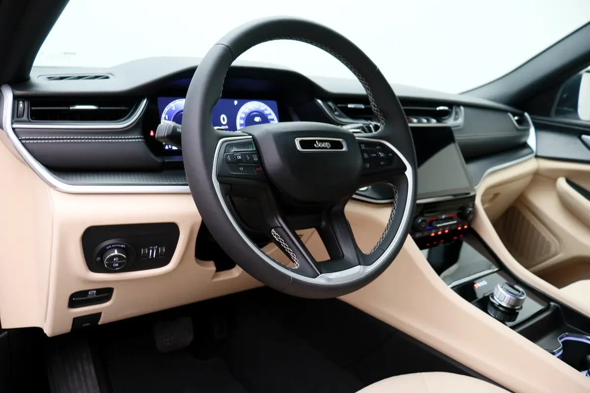 Jeep Grand Cherokee, 2024 — фото 7 из 10