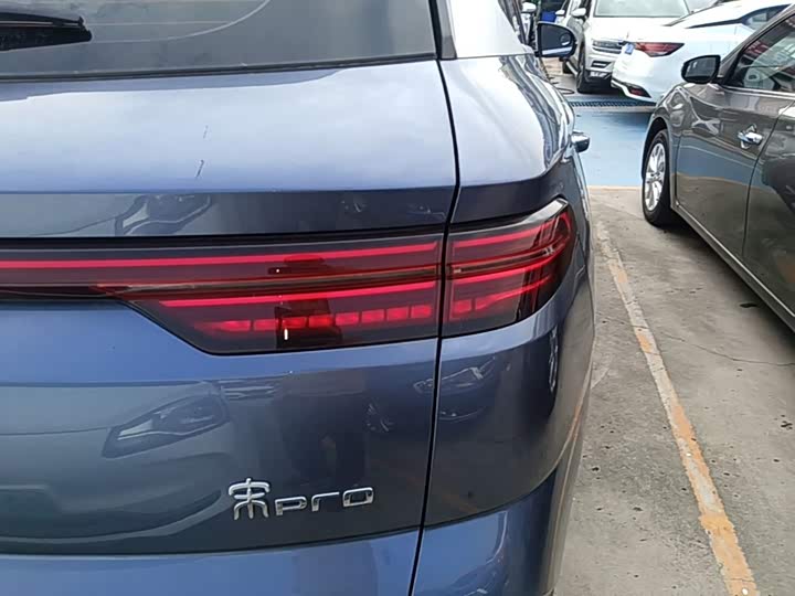 BYD Song Pro Hybrid, 2024 — фото 8 из 9