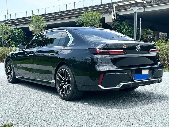 BMW 7 Series, 2023 — фото 6 из 9