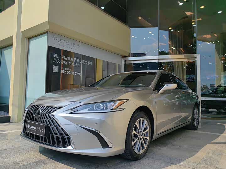 Lexus ES, 2022 — фото 2 из 7