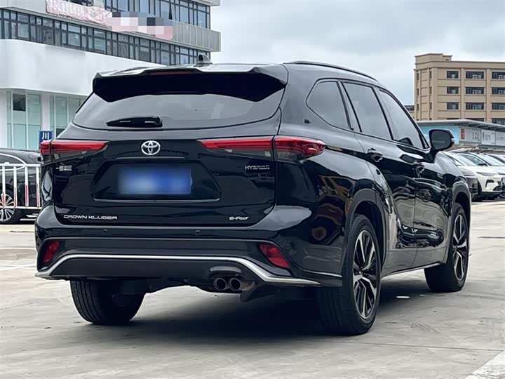 Toyota Crown Kluger, 2022 — фото 8 из 9