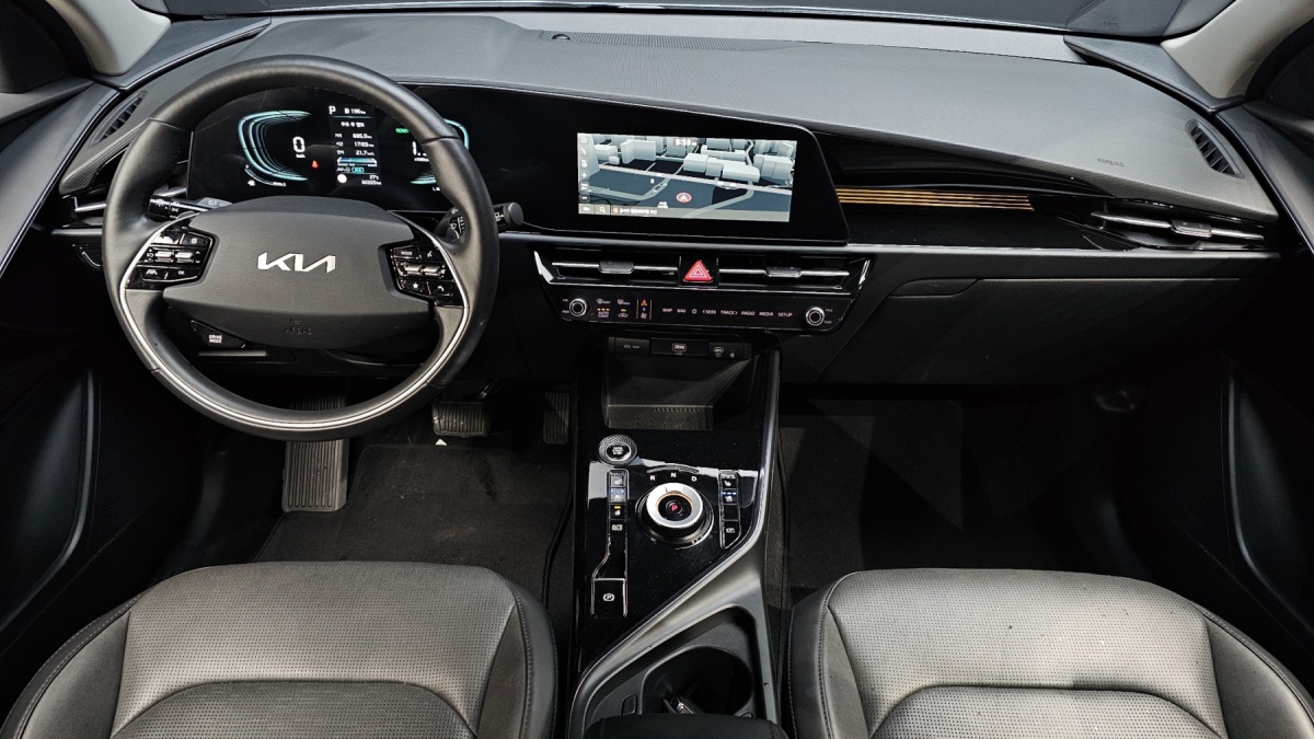 Kia Niro, 2023 — фото 7 из 12