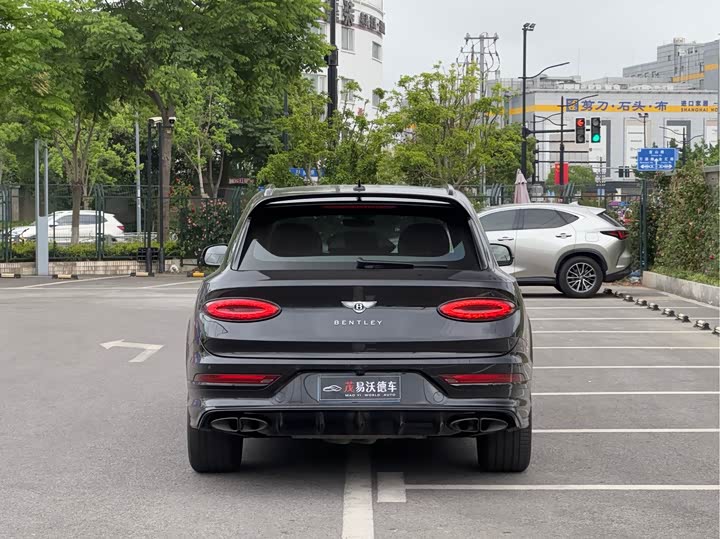 Bentley Bentayga, 2022 — фото 4 из 9