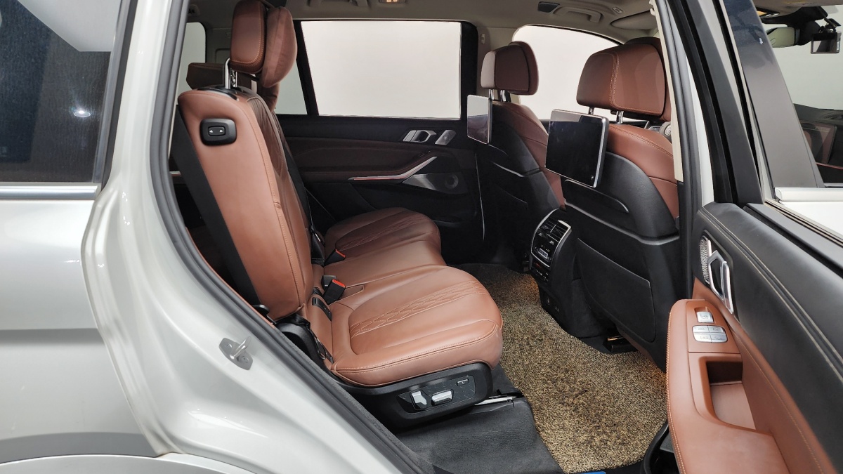 BMW X7, 2021 — фото 11 из 12