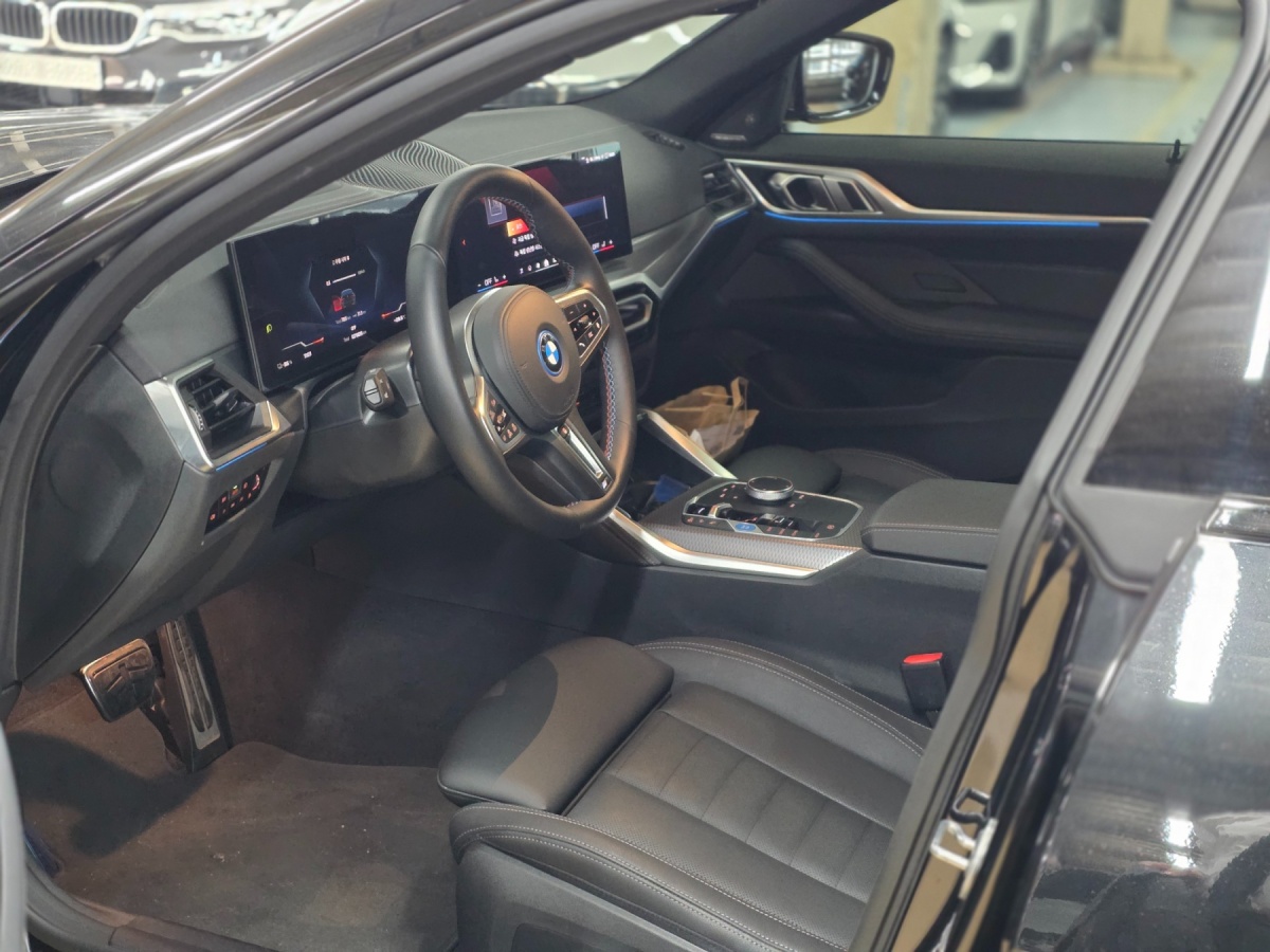 BMW i4, 2023 — фото 8 из 11