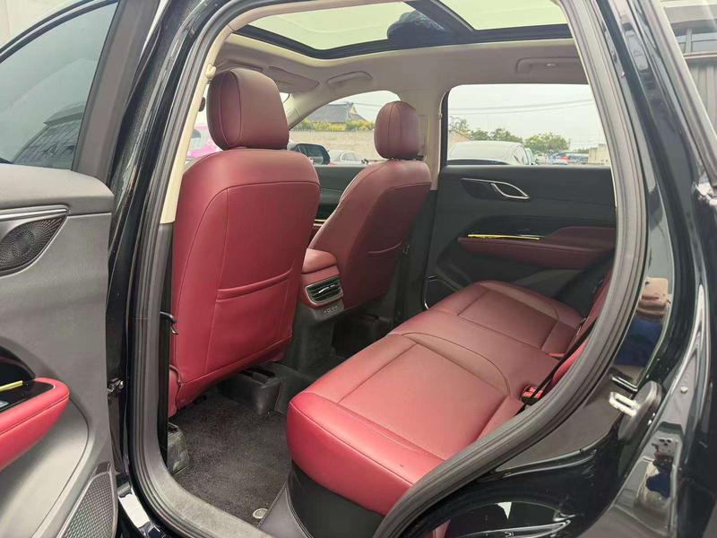Hongqi HS3 Hybrid, 2025 — фото 11 из 12