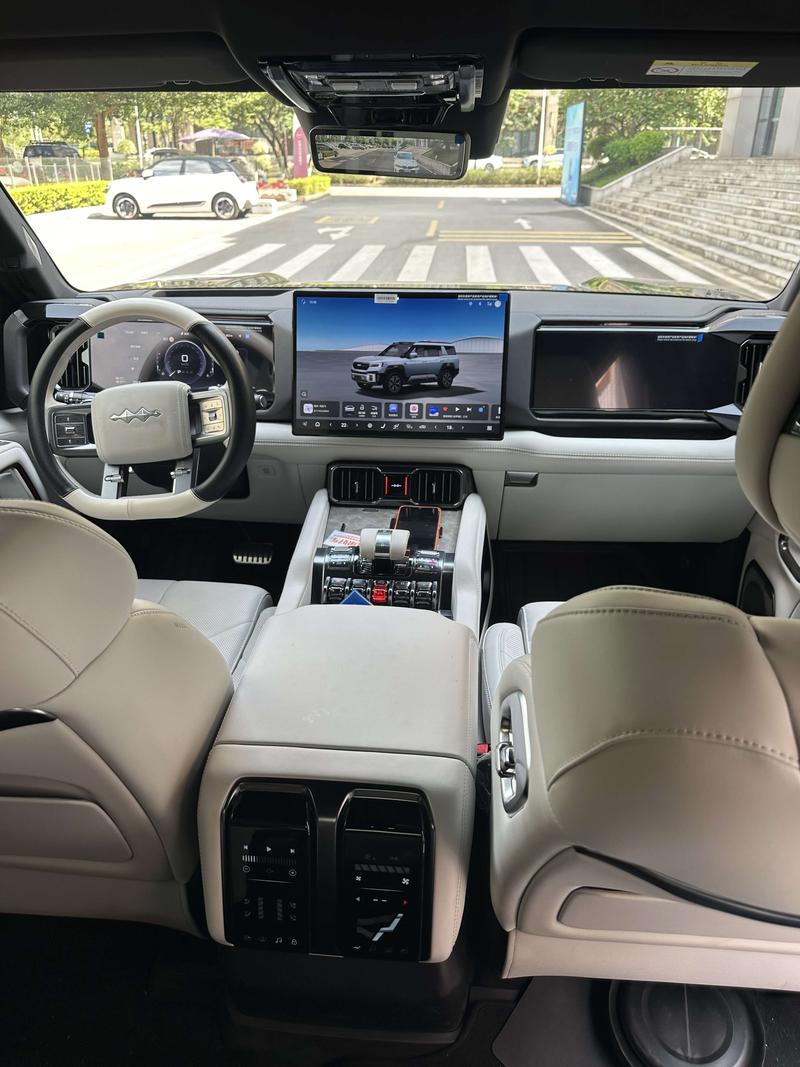 BYD FangChengBao Leopard 8, 2025 — фото 7 из 12