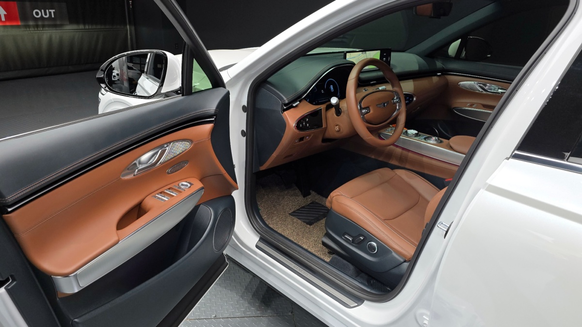 Genesis GV70, 2023 — фото 9 из 12