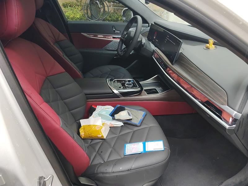 BMW i7, 2023 — фото 11 из 12