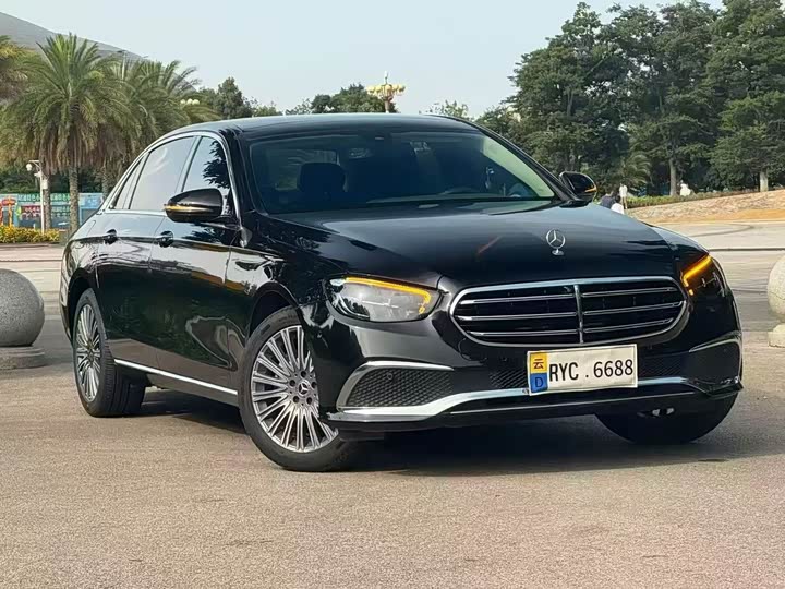 Mercedes-Benz E-Class, 2023 — фото 3 из 9