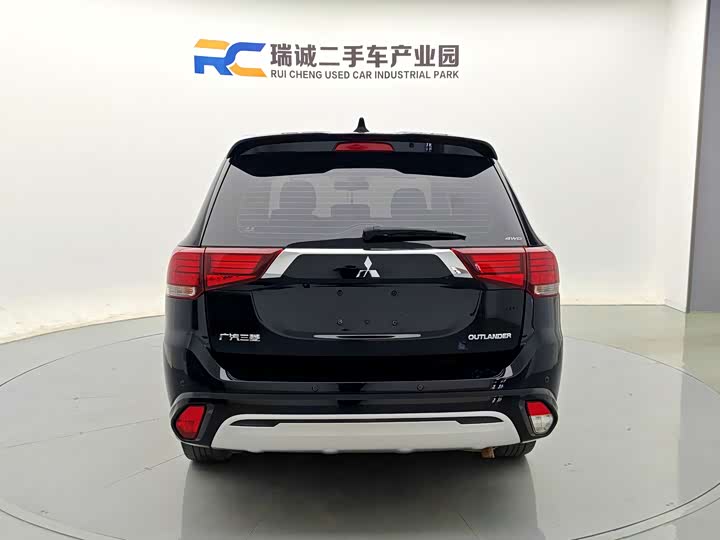 Mitsubishi Outlander, 2022 — фото 4 из 9