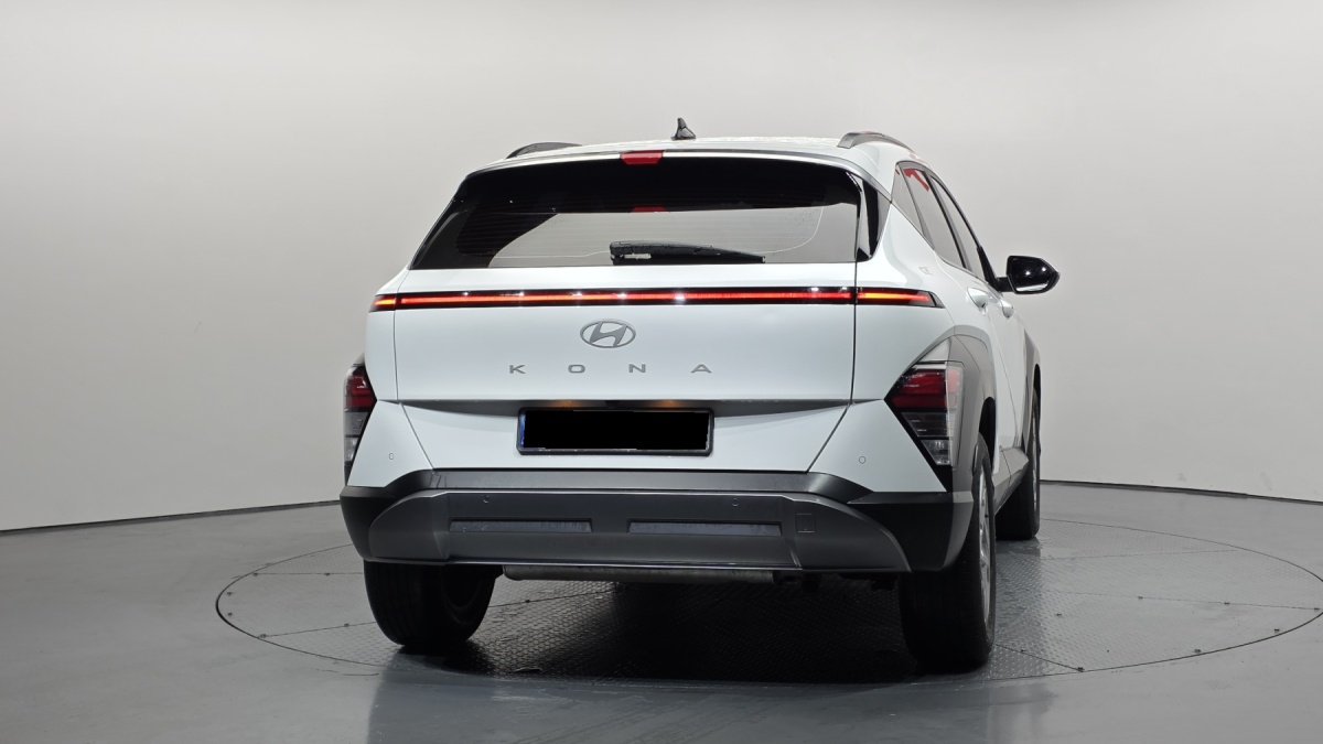 Hyundai Kona, 2023 — фото 4 из 12