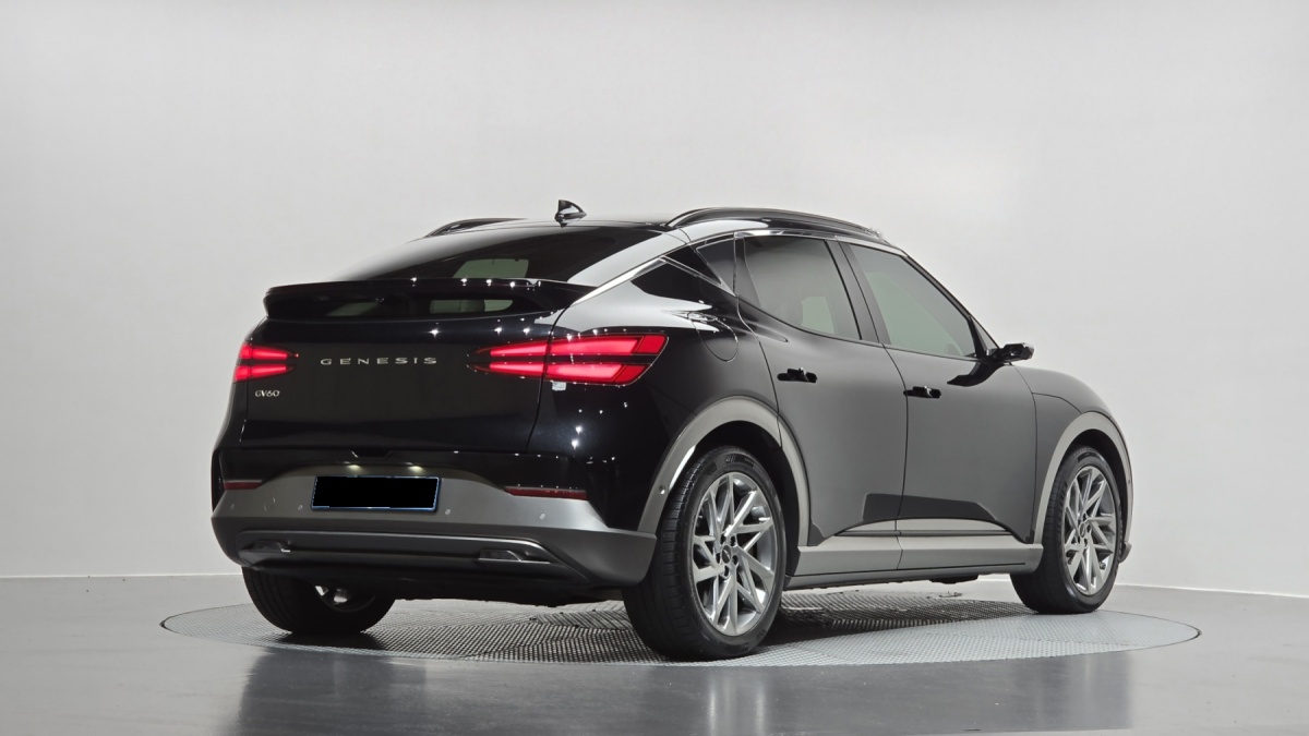 Genesis GV60, 2023 — фото 2 из 12