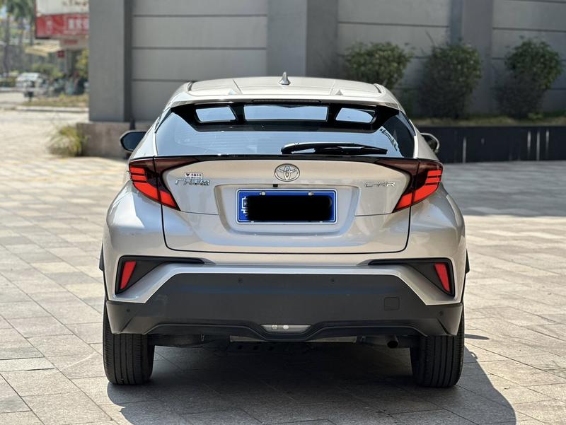 Toyota C-HR, 2022 — фото 5 из 10