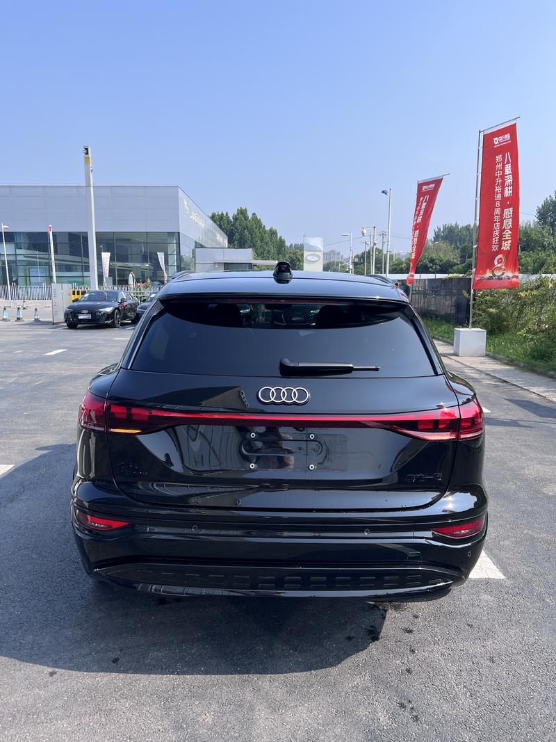 Audi Q6L e-tron, 2025 — фото 3 из 8