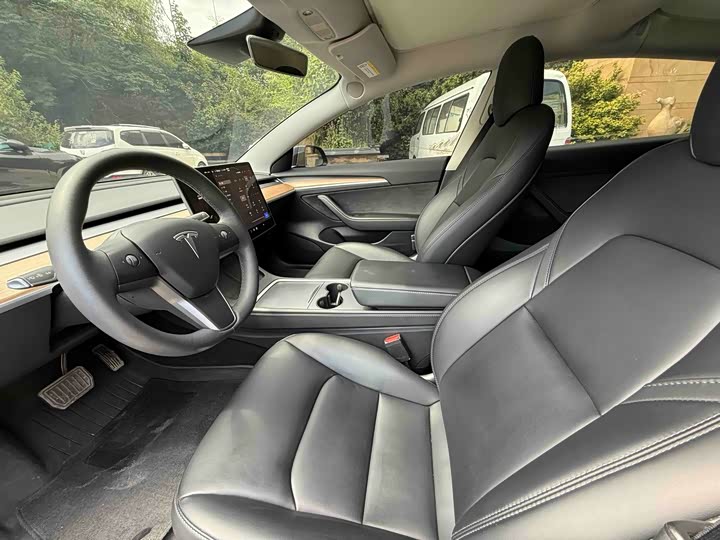 Tesla Model 3, 2023 — фото 5 из 9