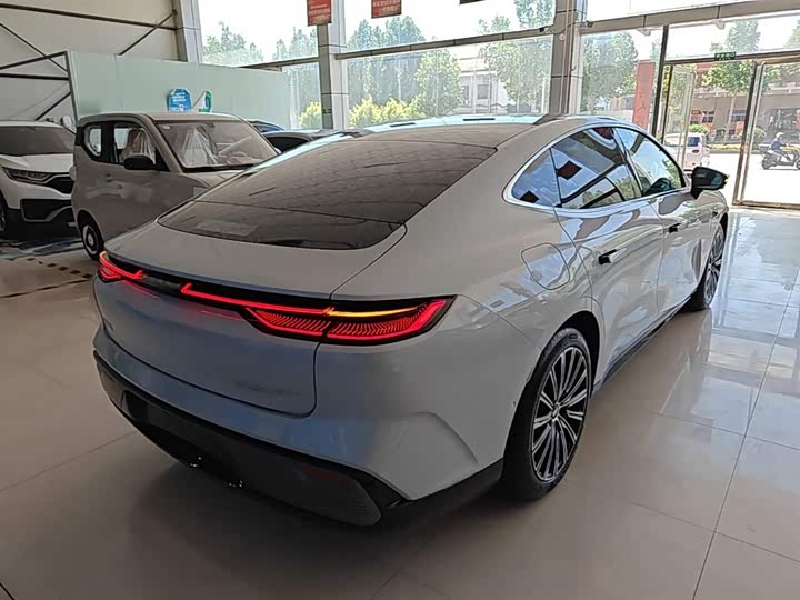 Geely Galaxy Starshine 8 EM-i, 2026 — фото 7 из 9