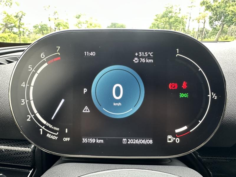 Mini Clubman, 2023 — фото 11 из 12
