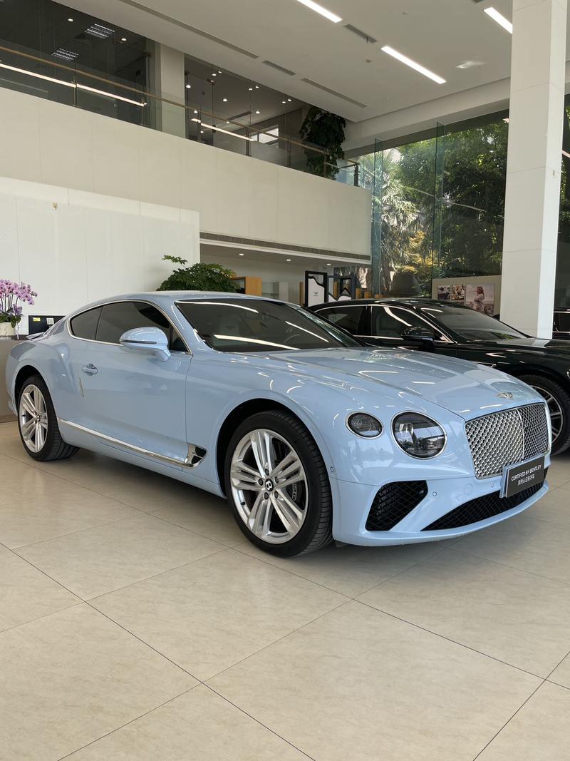 Bentley Continental GT, 2023 — фото 3 из 7