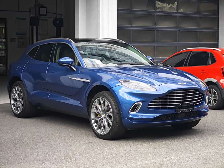 Aston Martin DBX, 2025 — фото 3 из 9