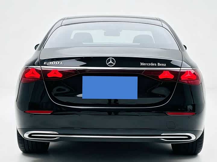 Mercedes-Benz E-Class, 2025 — фото 5 из 9
