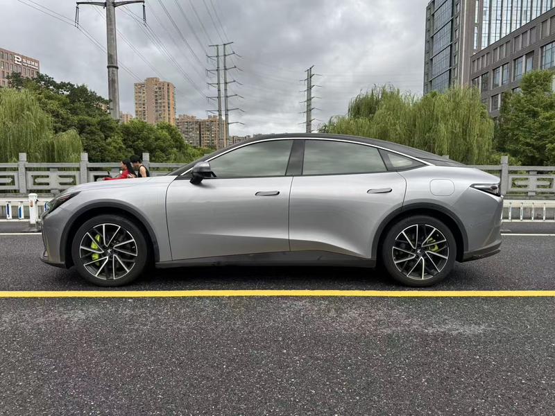 BAIC Arcfox Alpha S5, 2025 — фото 4 из 12