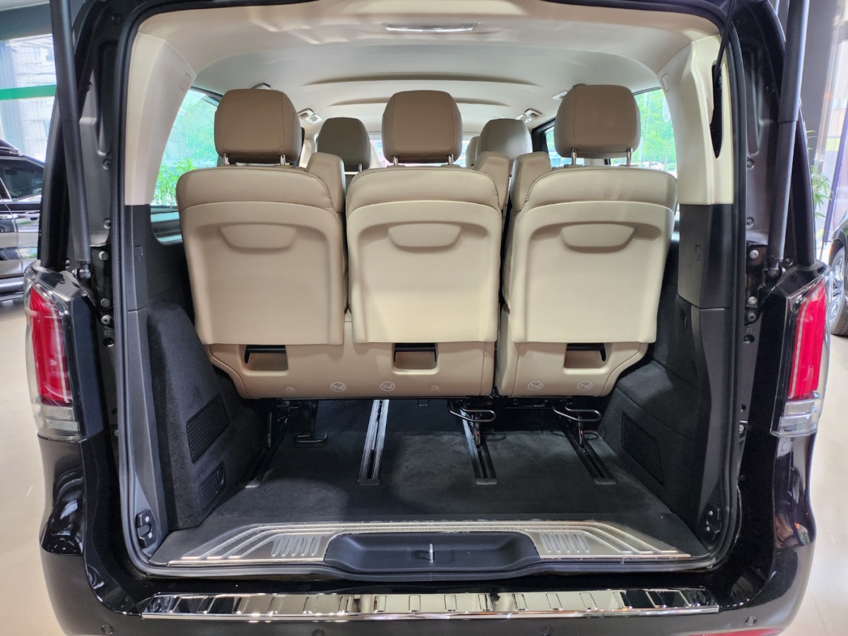 Mercedes-Benz V-Class, 2024 — фото 4 из 12