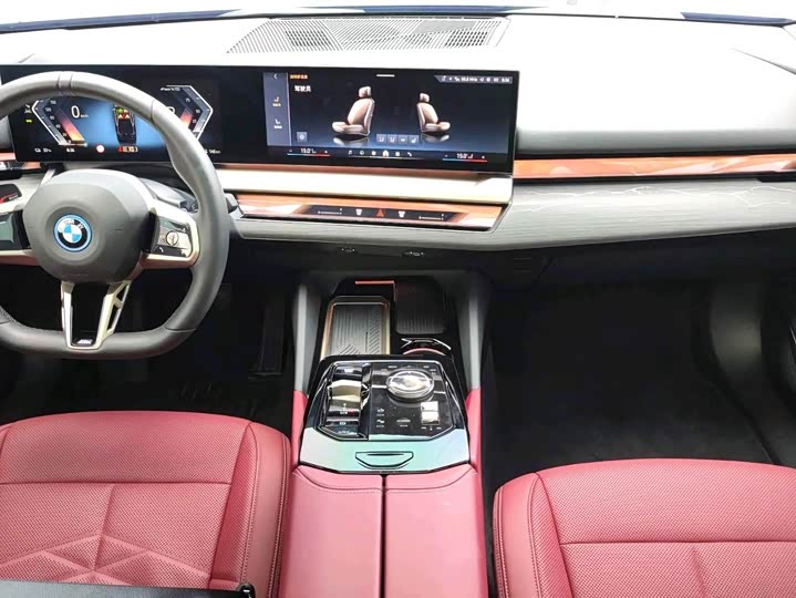 BMW i5, 2025 — фото 5 из 9