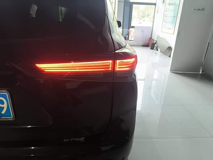 Toyota Crown Kluger, 2023 — фото 8 из 9