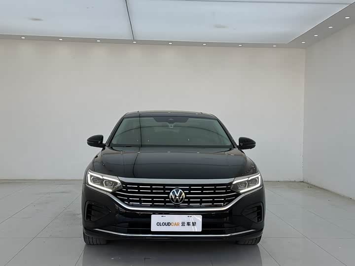 Volkswagen Passat, 2023 — фото 2 из 9