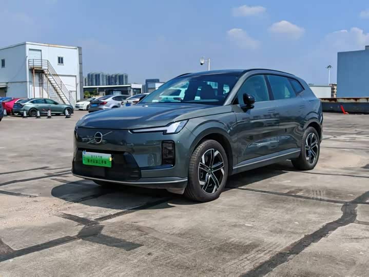 Volvo XC70 Hybrid, 2025 — купить в Калуге под ключ