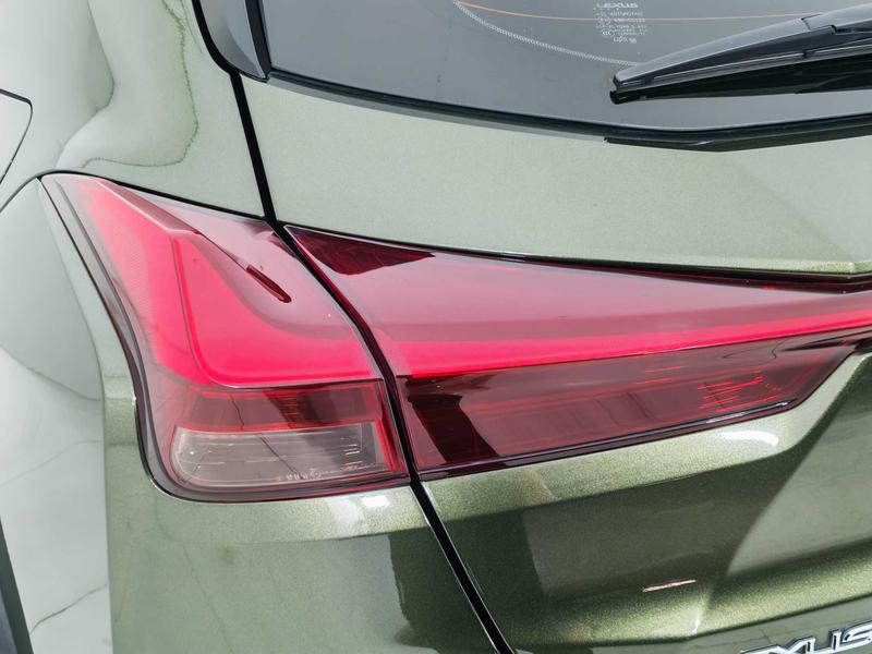 Lexus UX Hybrid, 2022 — фото 10 из 12