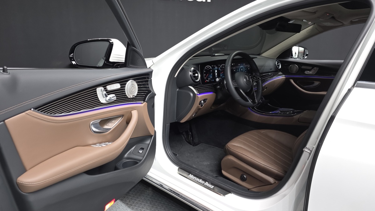 Mercedes-Benz E-Class, 2023 — фото 10 из 12