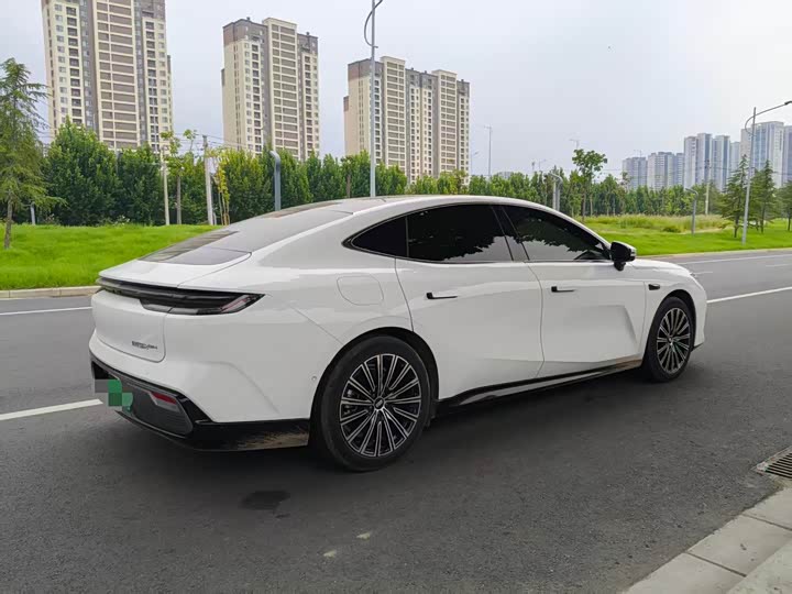 Geely Galaxy Starshine 8 EM-i, 2025 — фото 9 из 9