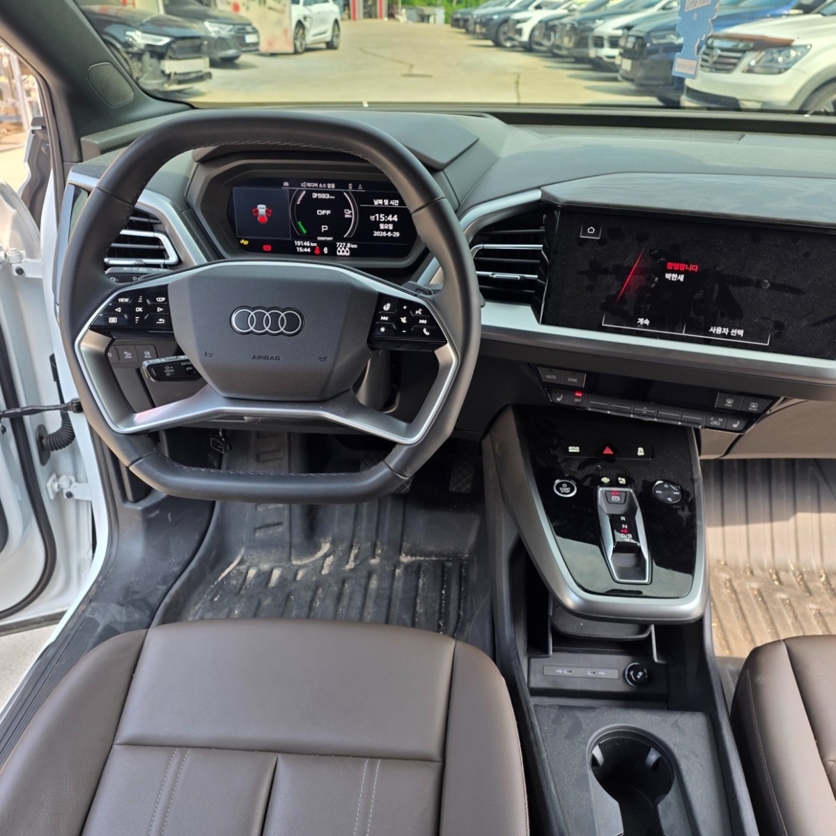 Audi Q4 e-tron, 2025 — фото 10 из 12