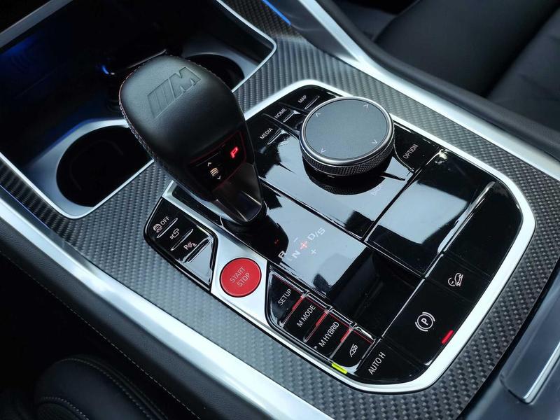 BMW XM, 2025 — фото 8 из 12
