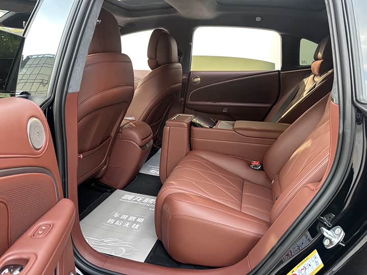 GAC Hyptec A8, 2026 — фото 8 из 9