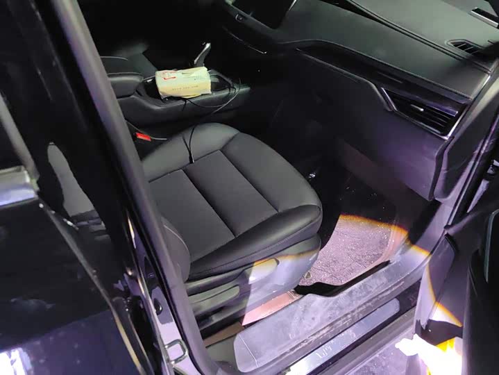 Cadillac XT4, 2022 — фото 8 из 9